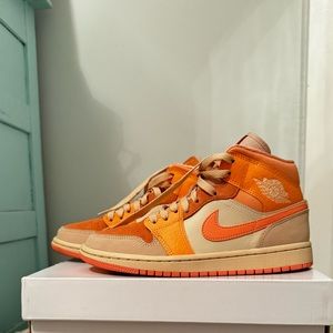 2021 Wmns Air Jordan 1 Mid 'Apricot'